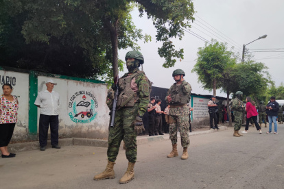 Unidad Educativa Carlos Pomerio Zambrano, en Canuto, cantón Chone.