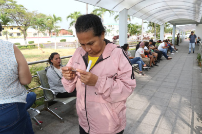 El aumento de robos lleva a ciudadanos a sacar sus cédulas al último momento para poder votar en las elecciones del 15 de octubre.