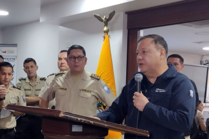 Cita. El Alto Mando policial se reunió ayer con el ministro Juan Zapata.