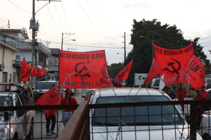 Simpatizantes de Daniel Noboa y Luisa González se hicieron presentes cerca del cne