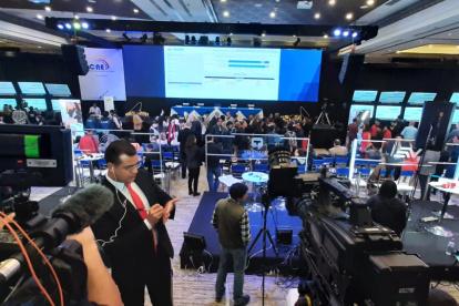 Medios de comunicación nacionales e internacionales llegaron al Centro de Mando del CNE.