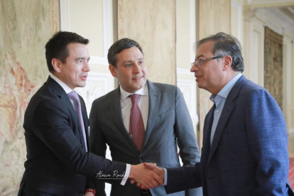 Encuentro. "Ojalá trabajemos en detener la violencia que el narcotráfico ha expandido en el Ecuador", fue la frase que Petro acompañó con esta imagen.