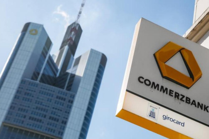 Entidad.- El logo de la entidad alemana Commerzbank.