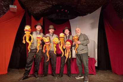 El colectivo uruguayo ‘La Loca Compañía’ hará una obra con títeres.