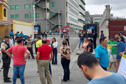 Los residentes de Urdenor 2 discutían con personal de Parque Empresarial Colón