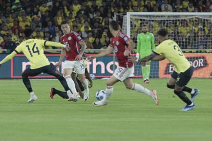 El duelo que se disputa en el estadio Rodrigo Paz Delgado, de Quito.