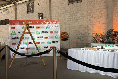 La primera piedra del edificio de la Policía Nacional en el Puerto Marítimo de Guayaquil.