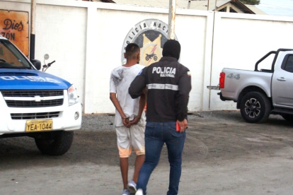 El sujeto en el instante en el que fue identificado y detenido por la Policía.