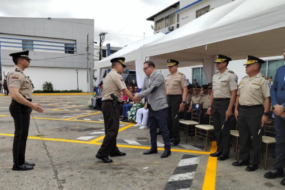 El acto de posesión de Víctor Herrera se desarrolló en el Cuartel Modelo de Guayaquil.
