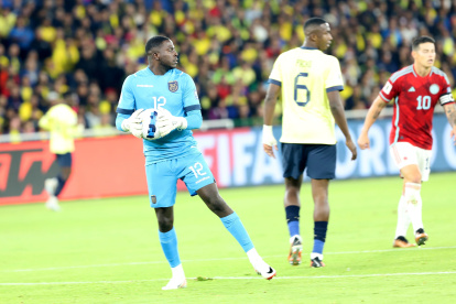El arquero Moisés Ramírez fue figura en el juego de Ecuador ante Colombia.