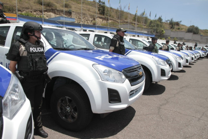 Equipo. El martes en Pusuquí la Policía recibió implementos y vehículos de parte del Gobierno.