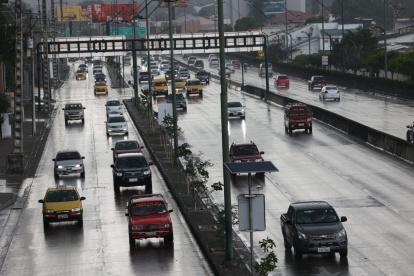 Este 19 de octubre se registró una ligera garúa en Guayaquil, lo que empujó a la ciudadanía a pensar ya en si El Niño estaba "listo" para llegar.