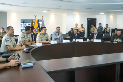 Cita. En la Comandancia de Policía se realizó una reunión entre las autoridades policiales y de justicia.