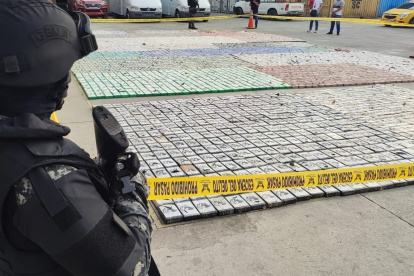Imbabura. El jueves pasado, la Policía decomisó 600 kilos de cocaína, ocultos en un doble fondo en un camión.