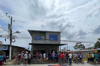 Escena. Dos sujetos dispararon contra un hombre en un local.