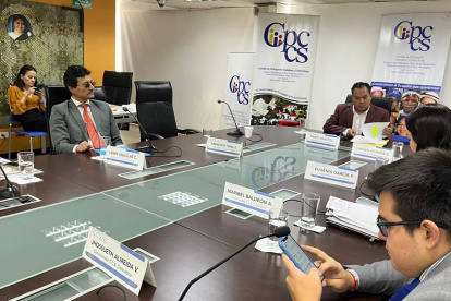 El 3 de octubre fue la última sesión de la comisión de selección en la que se decidió notificar a los concursantes con las notas y separar al secretario Toral.