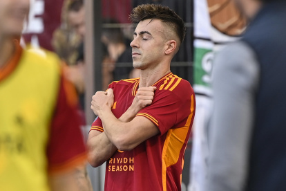 Rome (Italy), 22/10/2023.- Roma"s Stephan El Shaarawy celebrates his goal during the Serie A soccer match between AS Roma and AC Monza at the Olimpico stadium in Rome, Italy, 22 October 2023. (Italia, Roma) EFE/EPA/RICCARDO ANTIMIANI