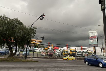 Clima. Ciudadanos capitalinos reportaron la magnitud de las precipitaciones en redes sociales.