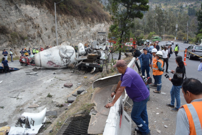 Tres personas perdieron la vida en la avenida Simón Bolívar.