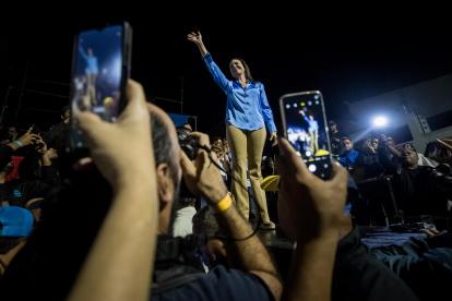 Caracas. La exdiputada María Corina Machado celebra los resultados.