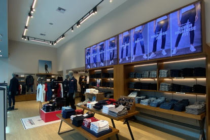 La marca reabrió su local ubicado en el Quicentro Shopping, en el norte de Quito.