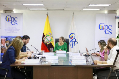 La comparecencia estaba pendiente por la medida cautelar que suspendió el concurso por dos semanas.