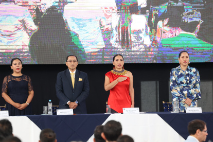 Al ser consultada por las empresas vinculadas, Diana Atamaint se desentendió del tema.