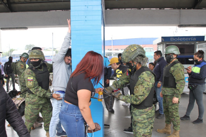 La intervención de los militares para resguardar la seguridad, junto a la policía es un tema en constante debate en la sociedad ecuatoriana.