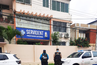 Según usuarios del IESS, Servident es uno de los prestadores externos de salud que ya no les dan citas médicas.