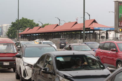 TRANSITO METROVIA EN GUAYAQUIL_JOFFRE FLORES