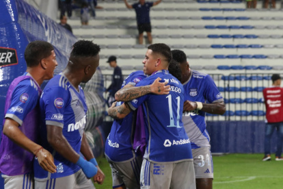 El conjunto eléctrico ganó en su estadio