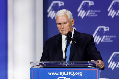 El ex vicepresidente de EEUU Mike Pence anunció que desistió de pelear por la nominación republicana