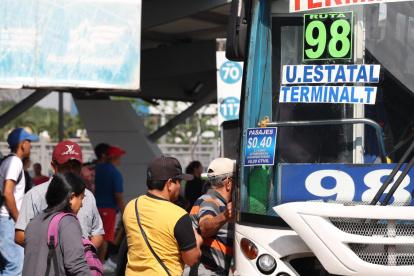 El pasaje de buses costó 40 centavos durante las primeras horas de este lunes 30 de octubre.