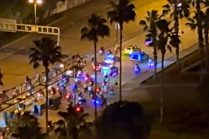 La noche del pasado 29 de octubre, decenas de vehículos tunning recorrieron la Pedro Menéndez Gilbert y el cerro San Camen.