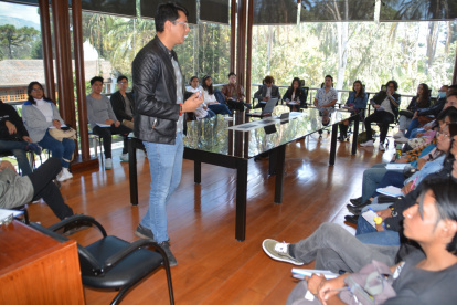 Los jóvenes conocieron temas de política y participación ciudadana.