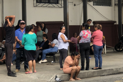 Escena. Desconcierto entre los parientes de Vicente Cerezo.