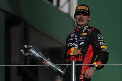 El ya tres veces campeón mundial de Fórmula 1 (2021, 2022 y 2023) levantó en  México el título que ya lo meten en la historia.