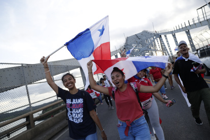 Miles de personas salen a la calle luego de que el Tribunal Electoral (TE) de Panamá dijera que "no hay condiciones para organizar" la consulta popular.
