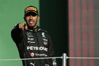 Lewis Hamilton está a solo 20 puntos de Checo Pérez, quien es segundo en el Mundial de pilotos.