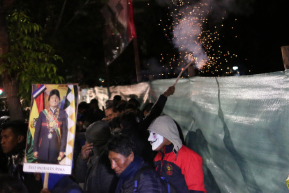 Seguidores del expresidente Evo Morales protestan en puertas del Tribunal Supremo Electoral TSE, este 31 de octbre de 2023 en La Paz (Bolivia).