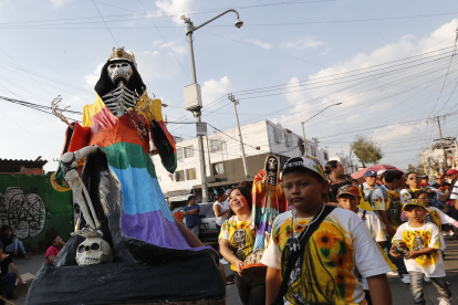 Tradición. Cientos de seguidores devotos de la Santa Muerte se dieron cita en el XXII aniversario de su altar.