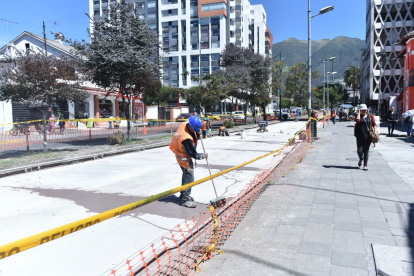 Trabajos. Personal del Municipio de Quito concluyó con los trabajos en la avenida Colón.