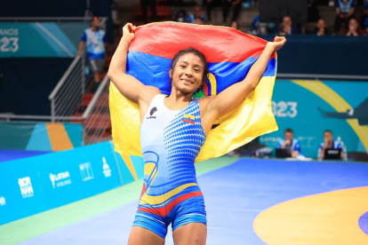La luchadora Lucía Yépez y su celebración tras ganar la medalla de oro en los Juegos Panamericanos.