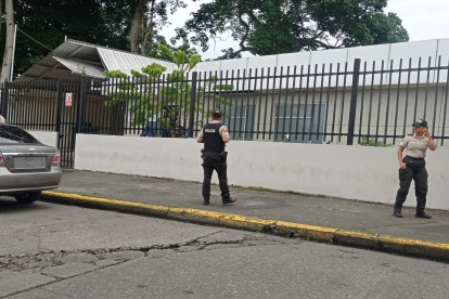 Laboratorio. Hasta el cierre de esta edición, los cuerpos aún permanecían en el centro forense de Quevedo.