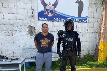 Hecho. El sujeto fue detenido para interrogación.