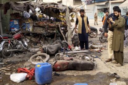 Al menos catorce miembros de las fuerzas de seguridad de Pakistán