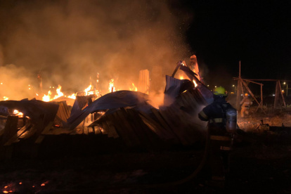 La llamarada y columnas de humo se pudieron observar desde diferentes sectores de Durán.