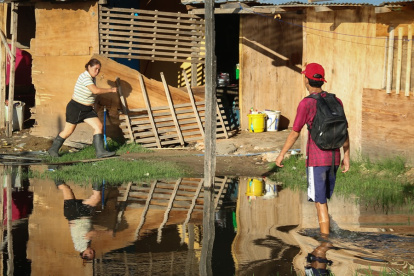 Los temporales causaron varias dificultades para los ciudadanos de esta nación.