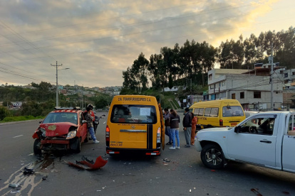 Choque. En la avenida Simón Bolívar, al sur de la ciudad se registró un siniestro de tránsito.