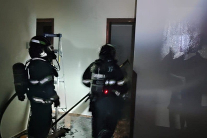 Bomberos de Quito atendieron un incendio estructural durante el feriado